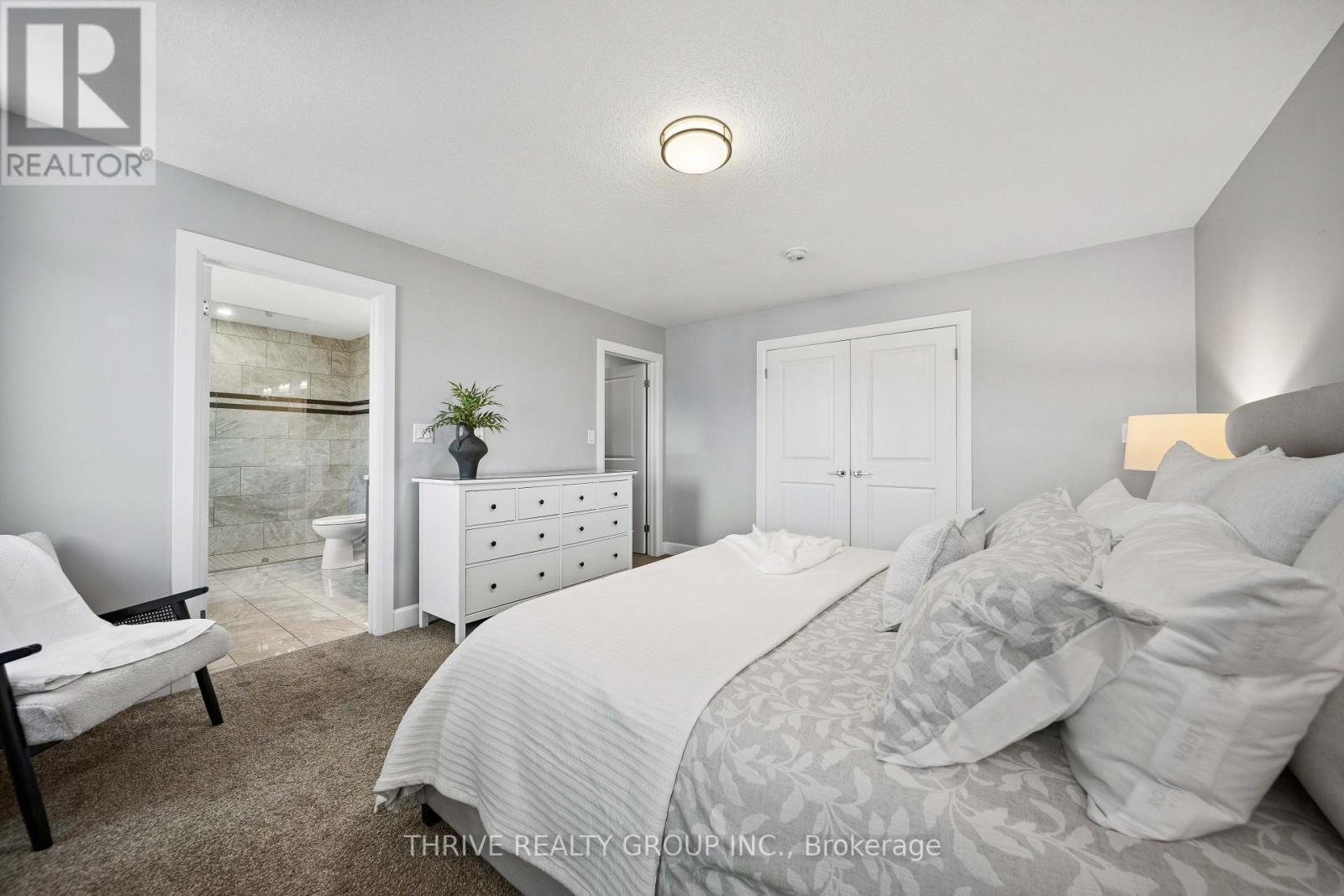2084 TYSON WALK - 27