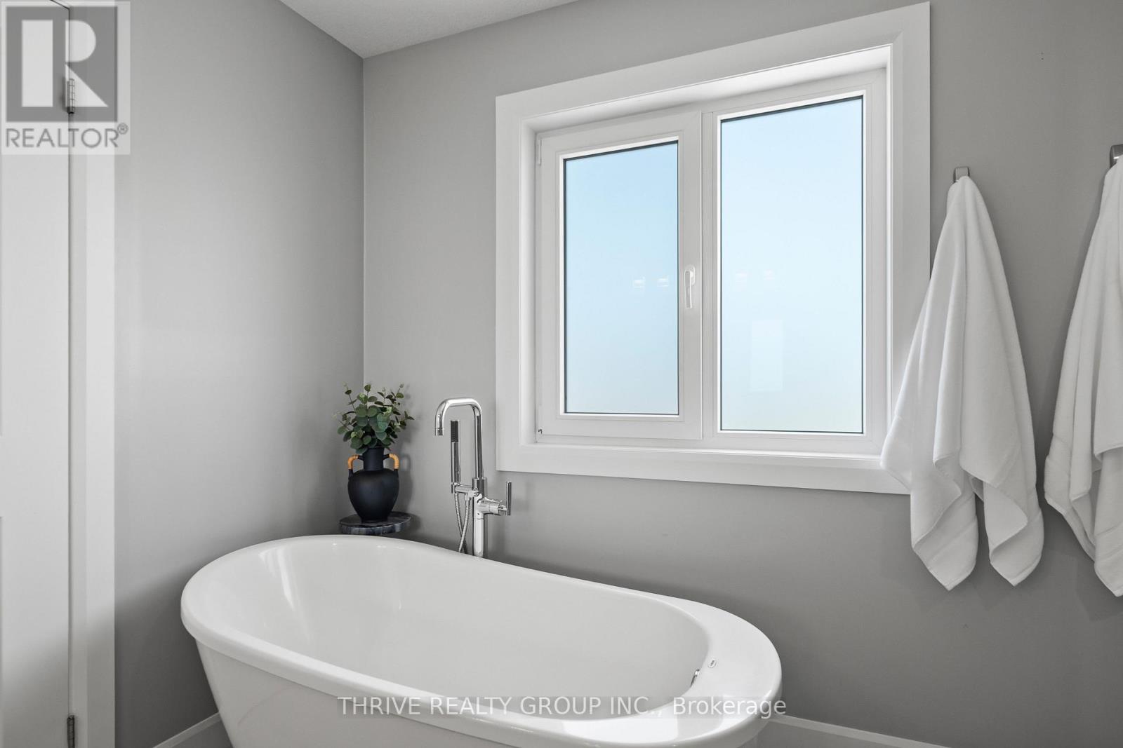 2084 TYSON WALK - 31