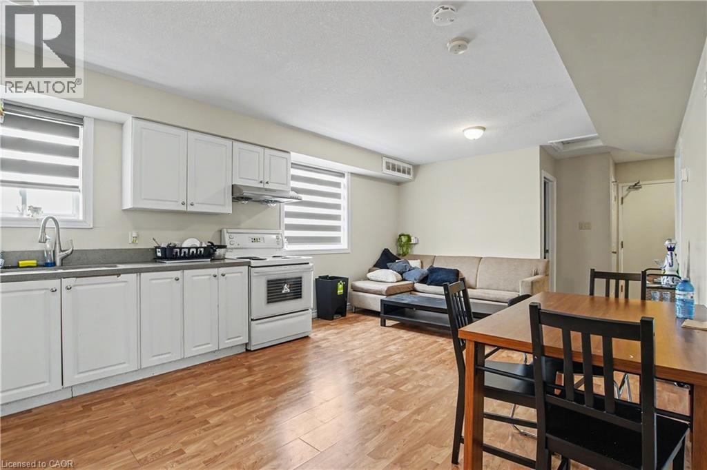 16 COLUMBIA Street W - 3