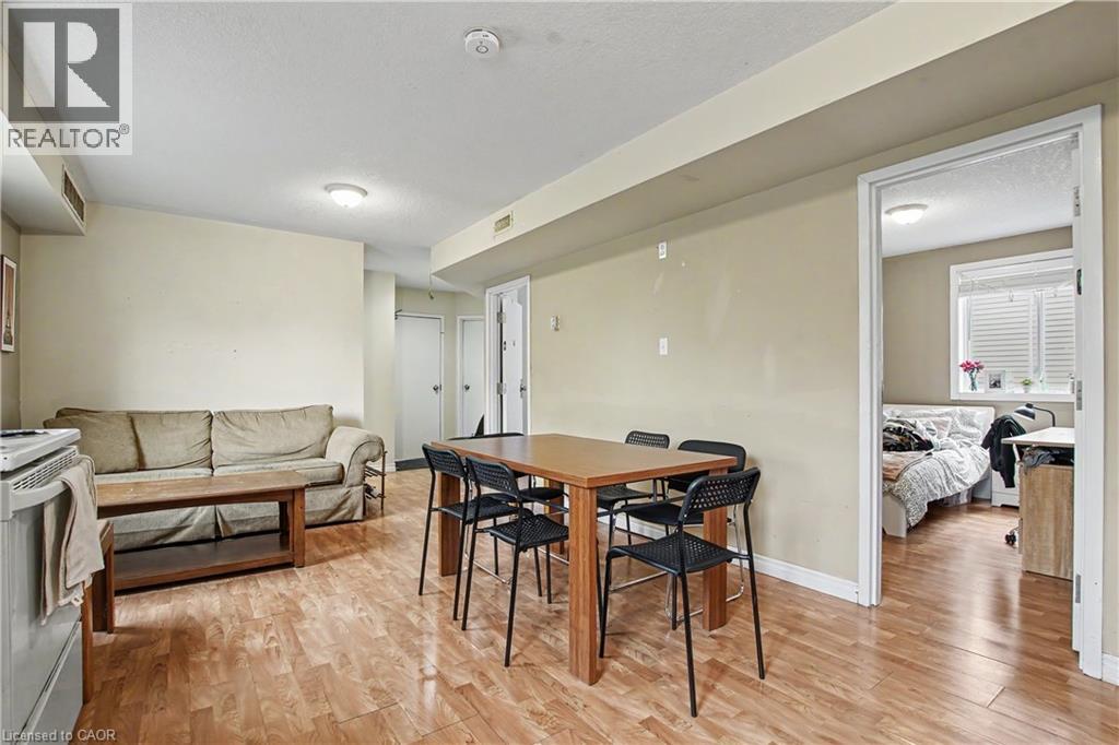 16 COLUMBIA Street W - 11