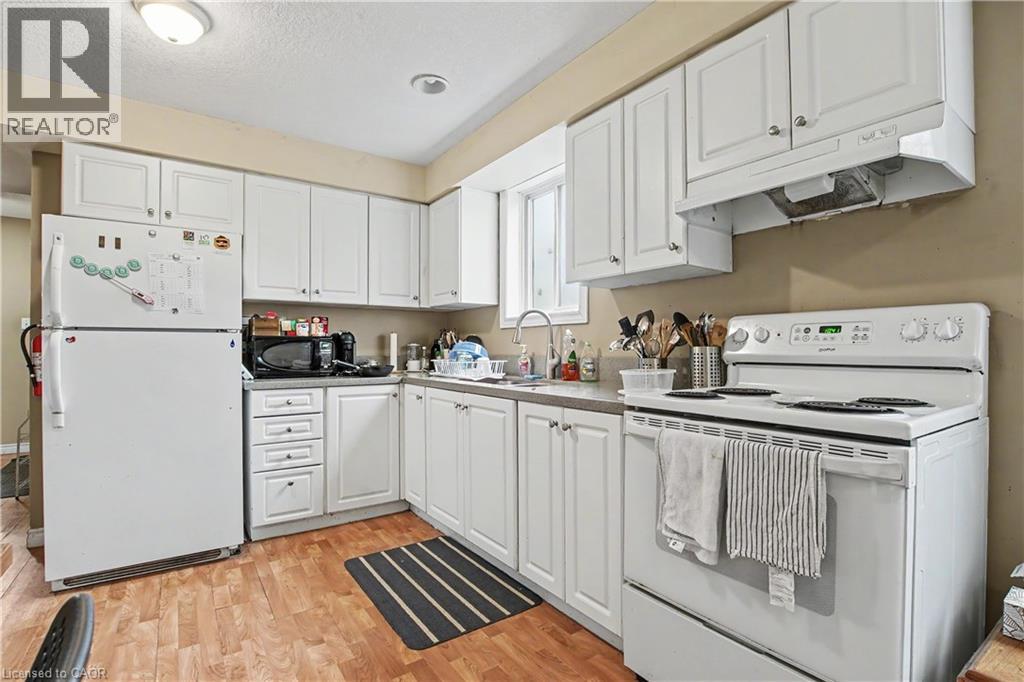 16 COLUMBIA Street W - 12