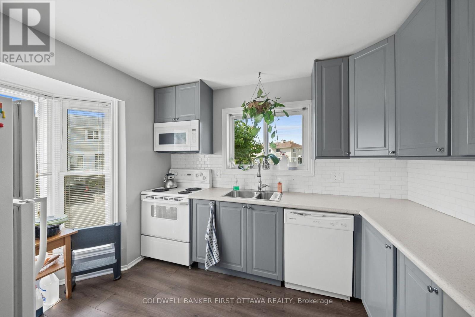 #6 108 MCDERMOT COURT - 12