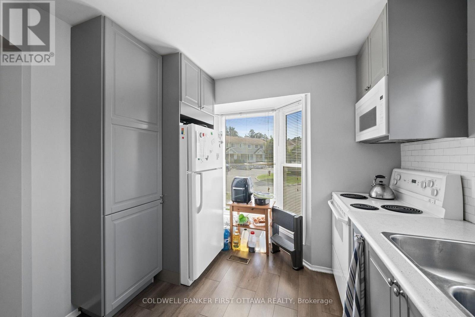 #6 108 MCDERMOT COURT - 14