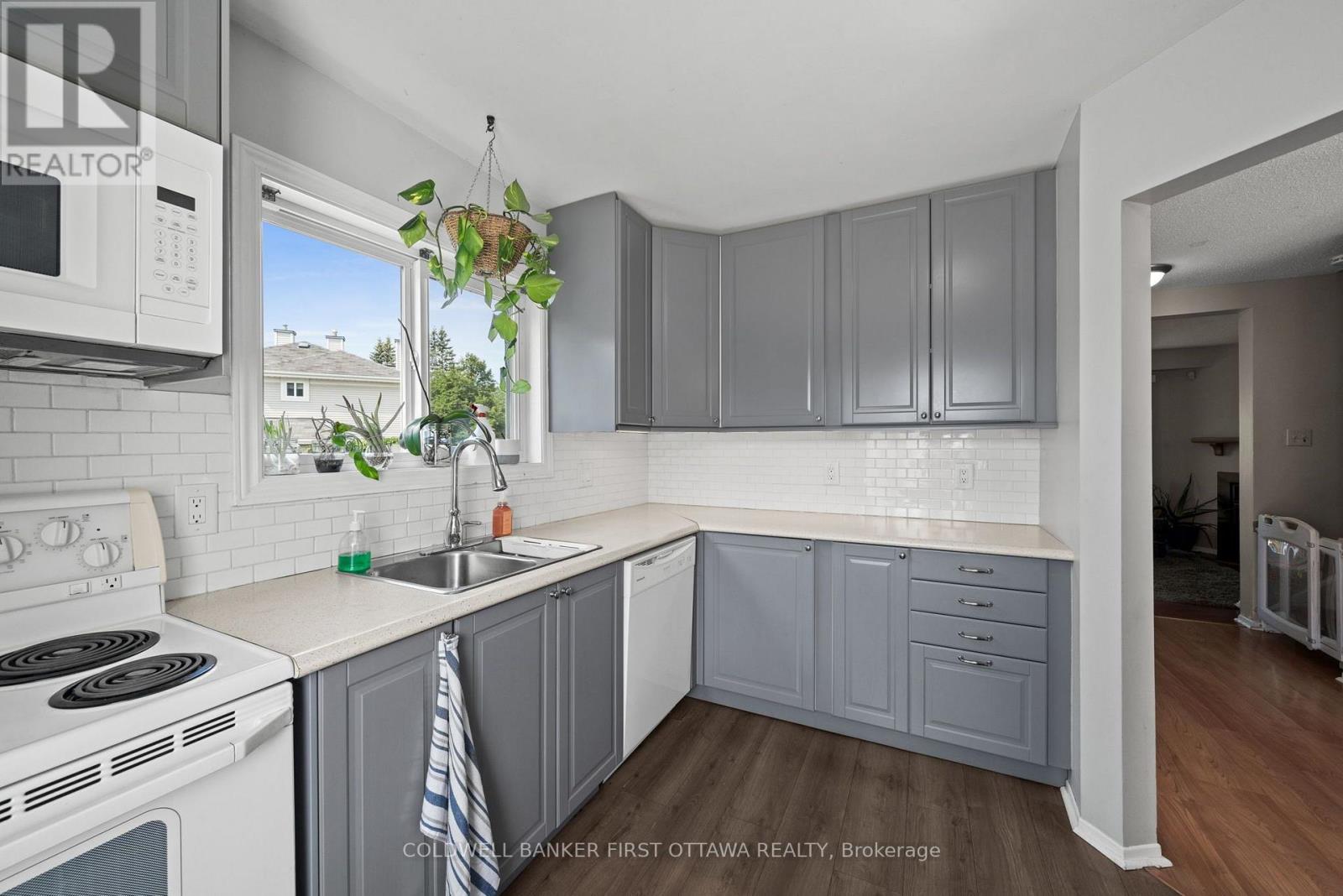 #6 108 MCDERMOT COURT - 15