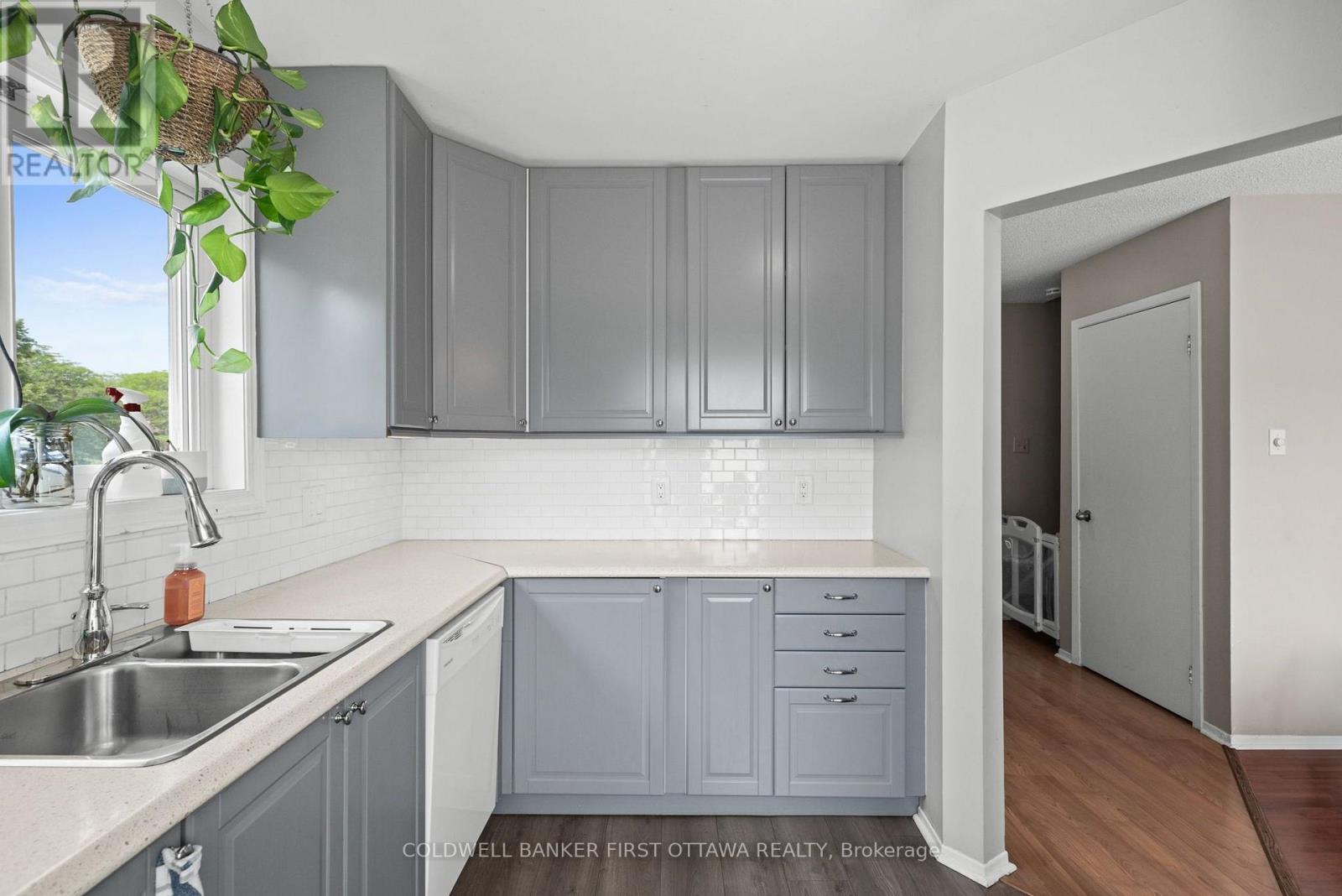 #6 108 MCDERMOT COURT - 16
