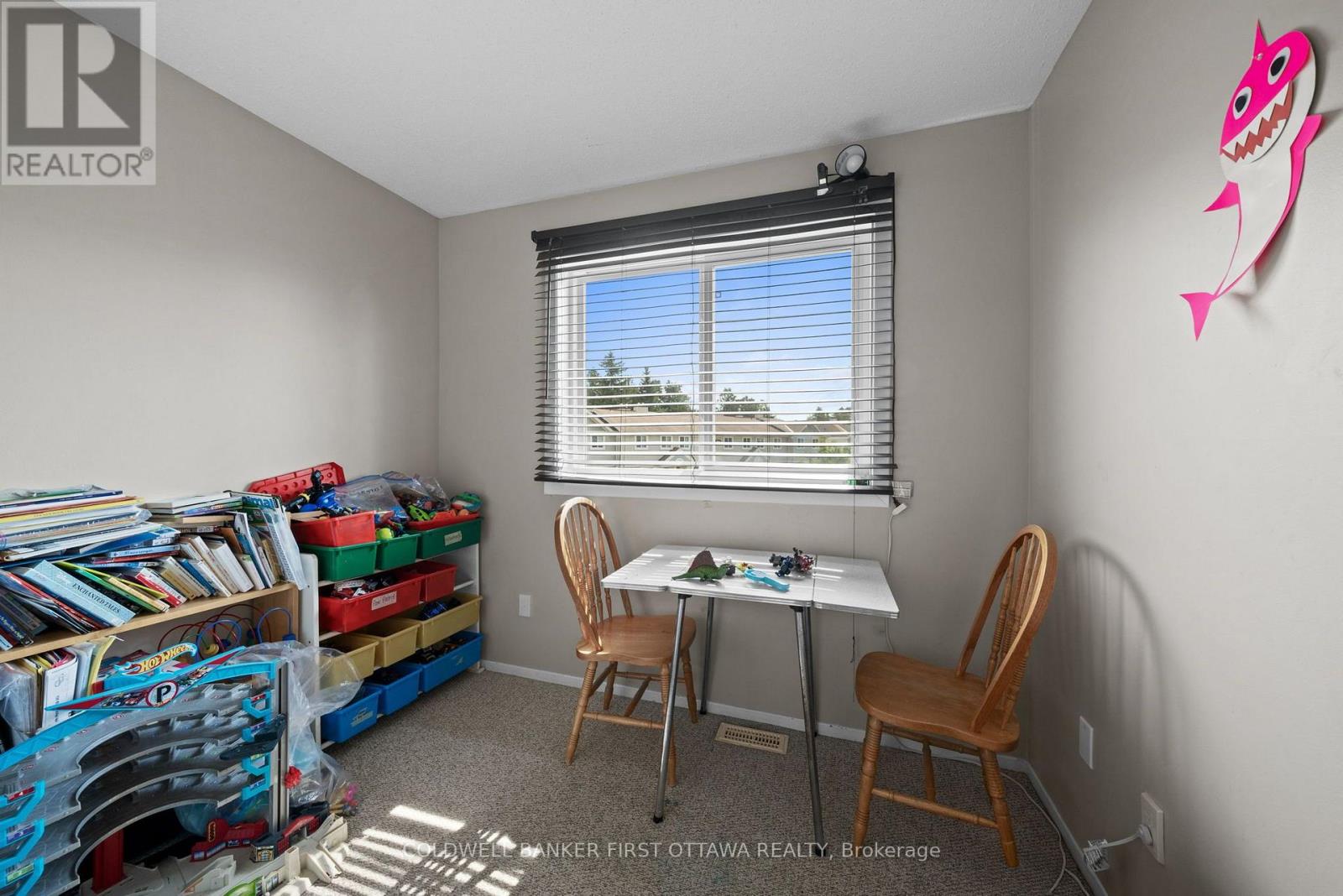 #6 108 MCDERMOT COURT - 22