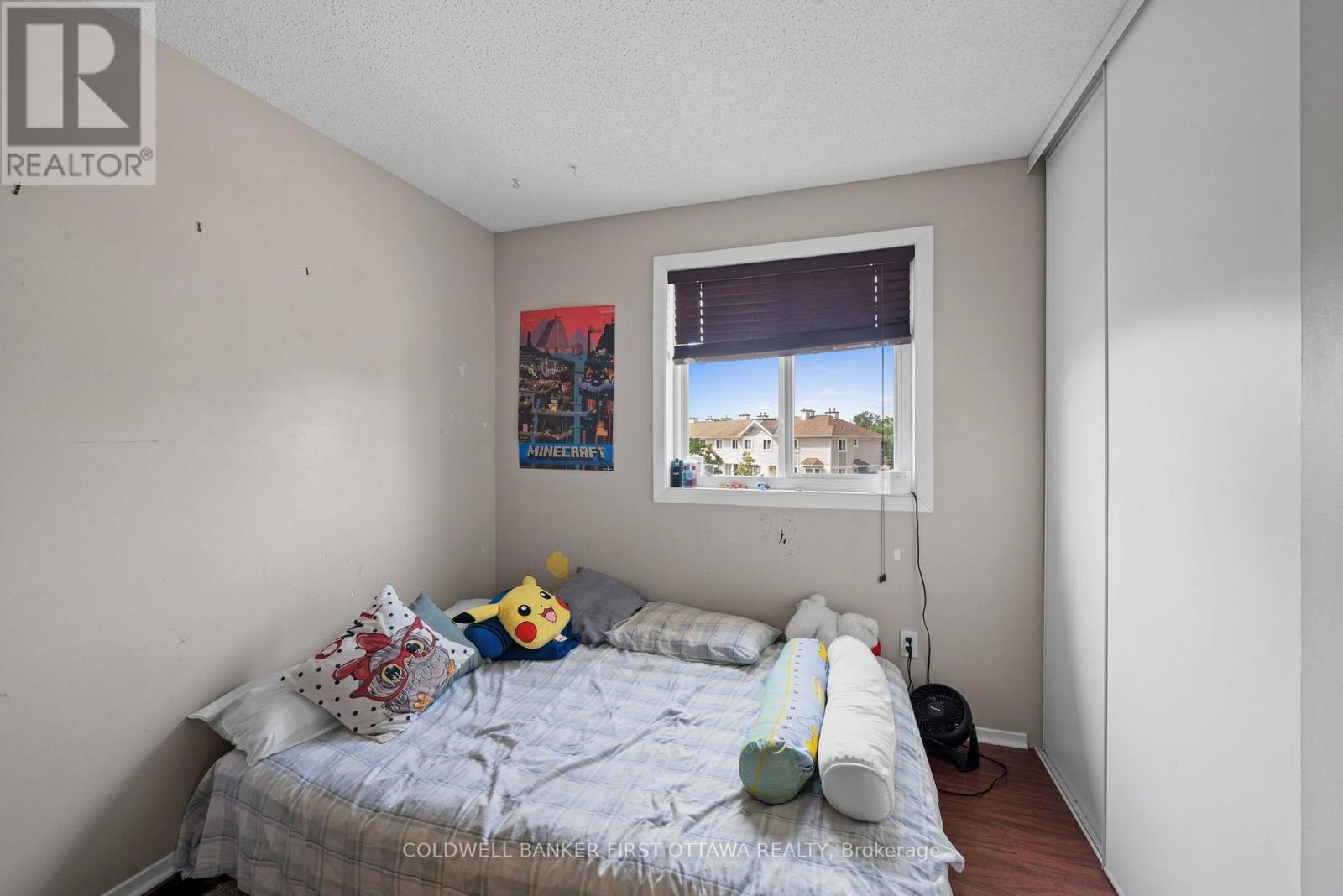 #6 108 MCDERMOT COURT - 24