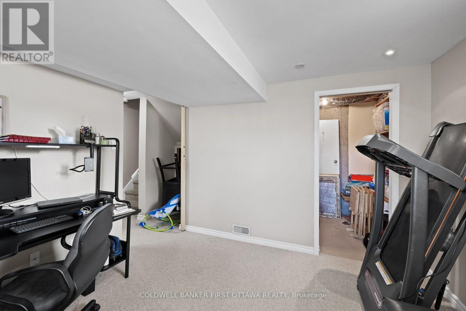 #6 108 MCDERMOT COURT - 29