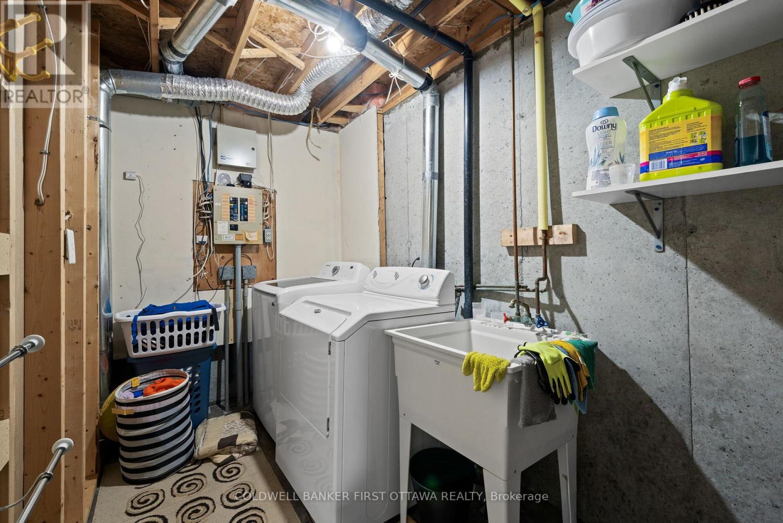 #6 108 MCDERMOT COURT - 32