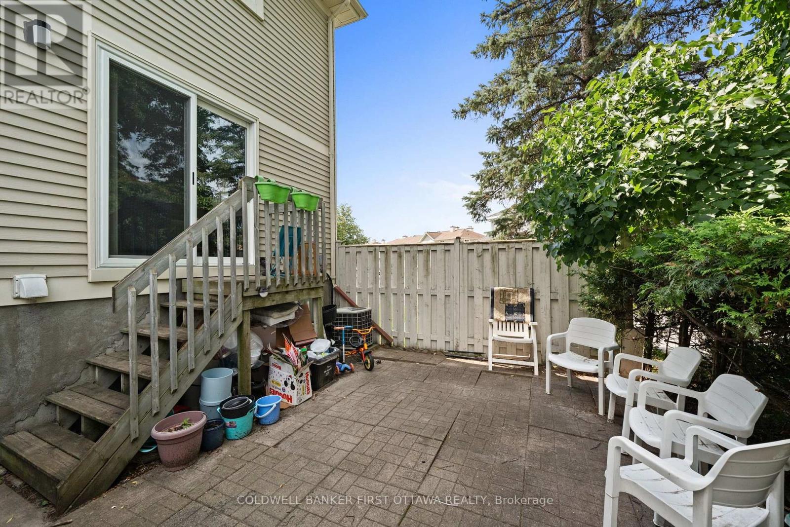 #6 108 MCDERMOT COURT - 33