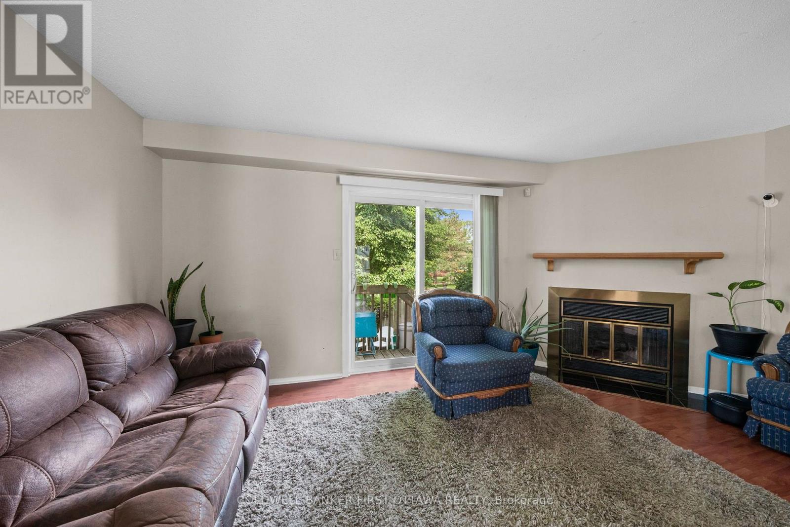 #6 108 MCDERMOT COURT - 7