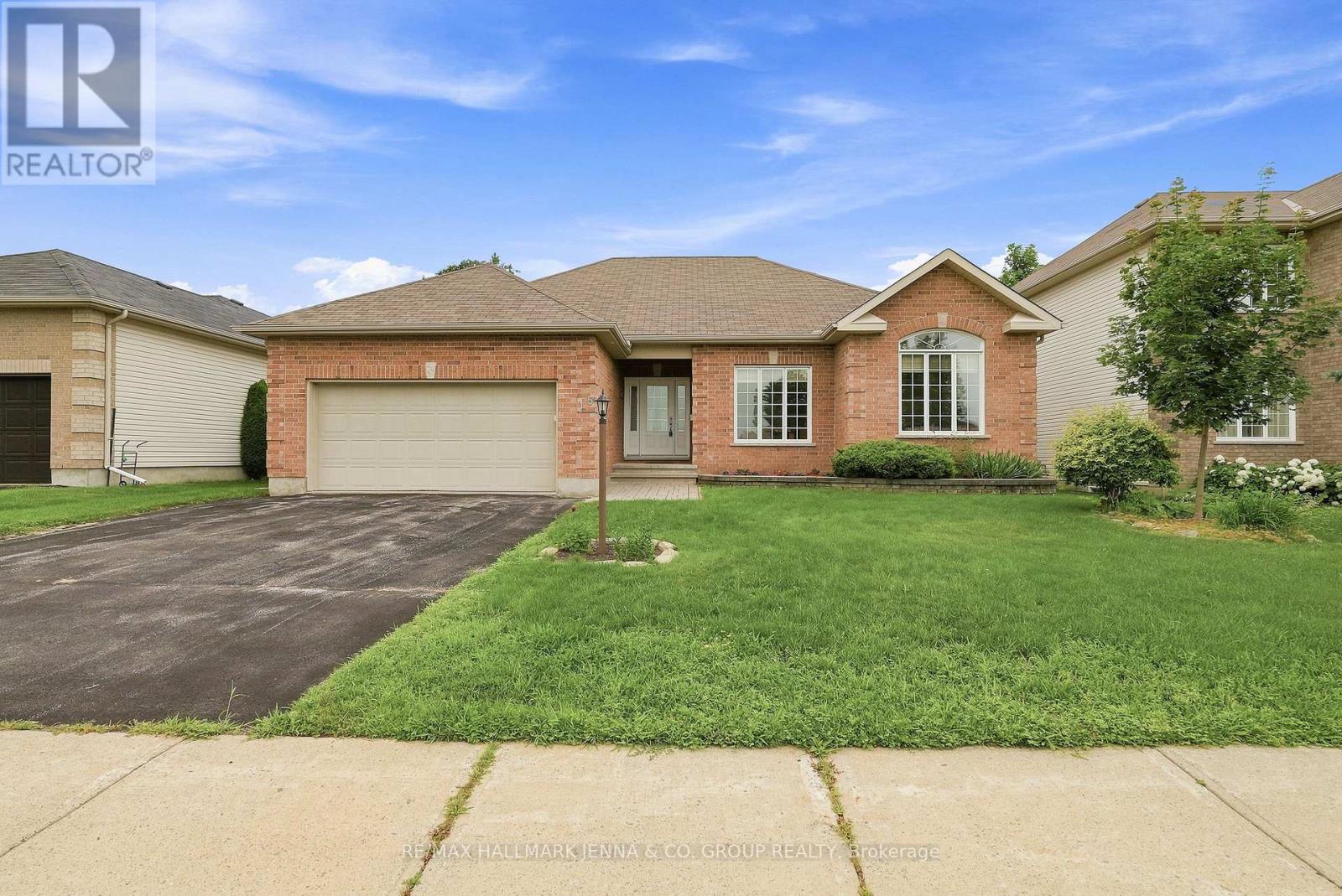 15 BAYWOOD DRIVE - 1
