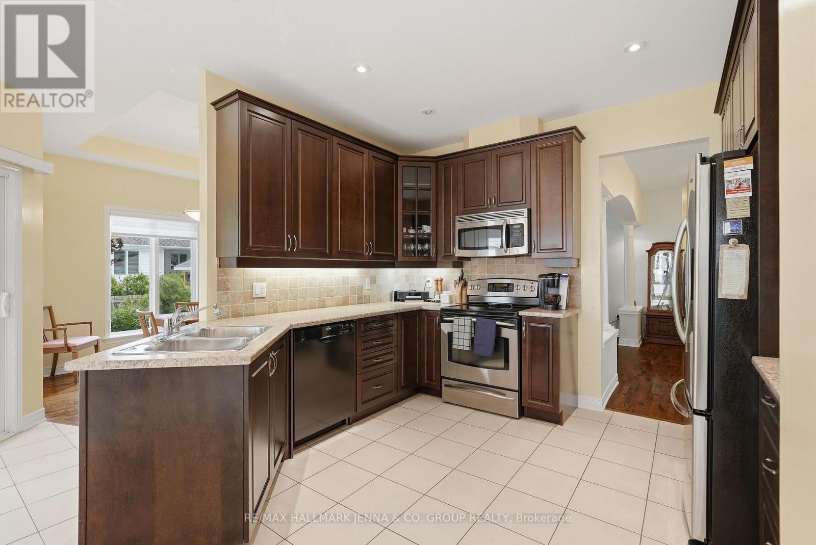 15 BAYWOOD DRIVE - 12