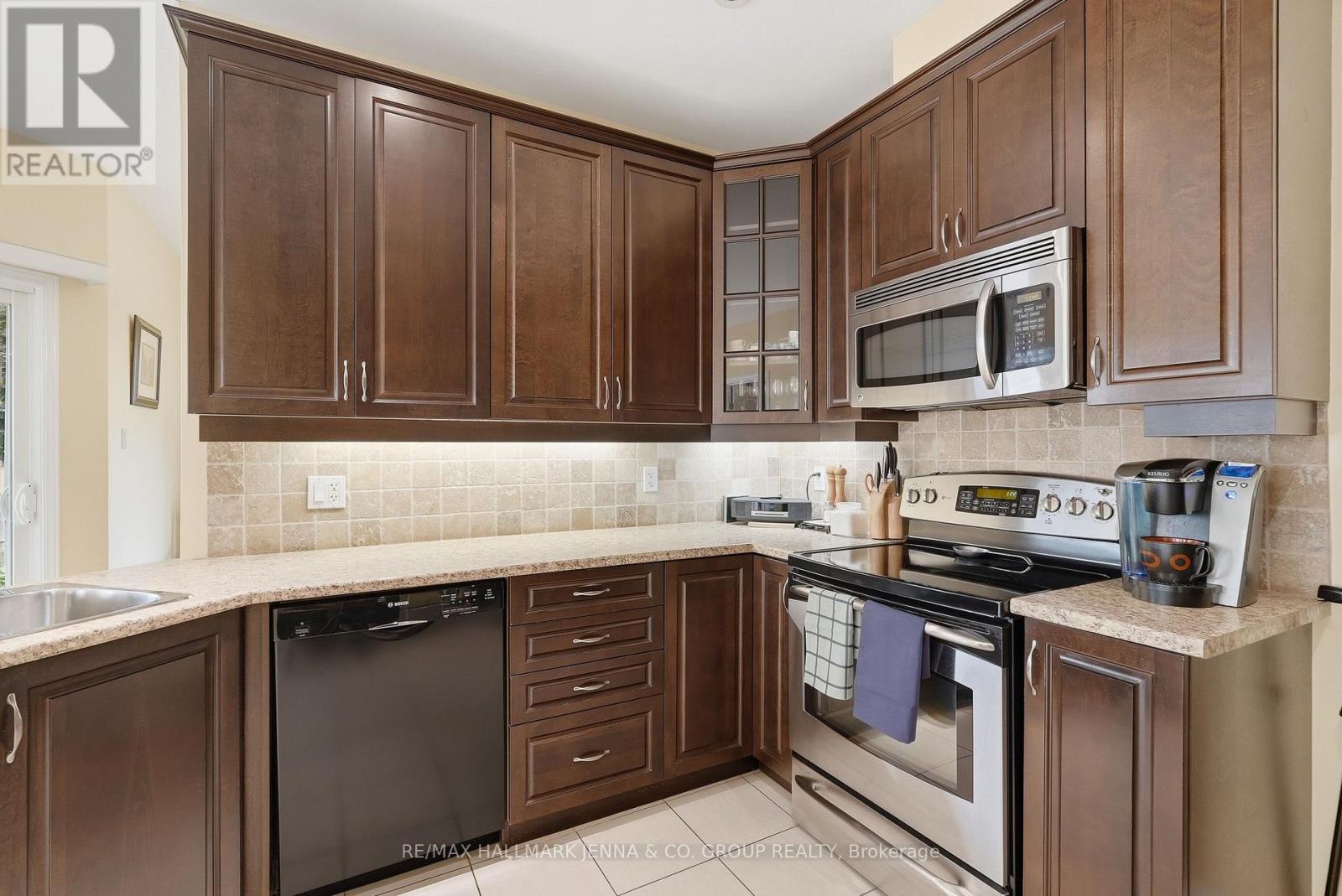 15 BAYWOOD DRIVE - 13