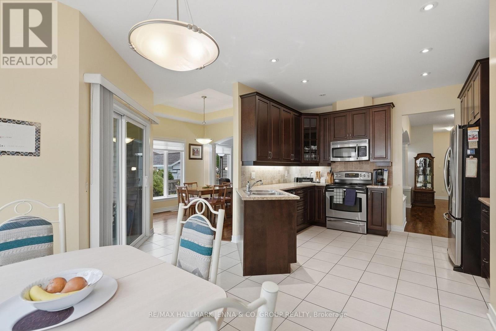 15 BAYWOOD DRIVE - 17