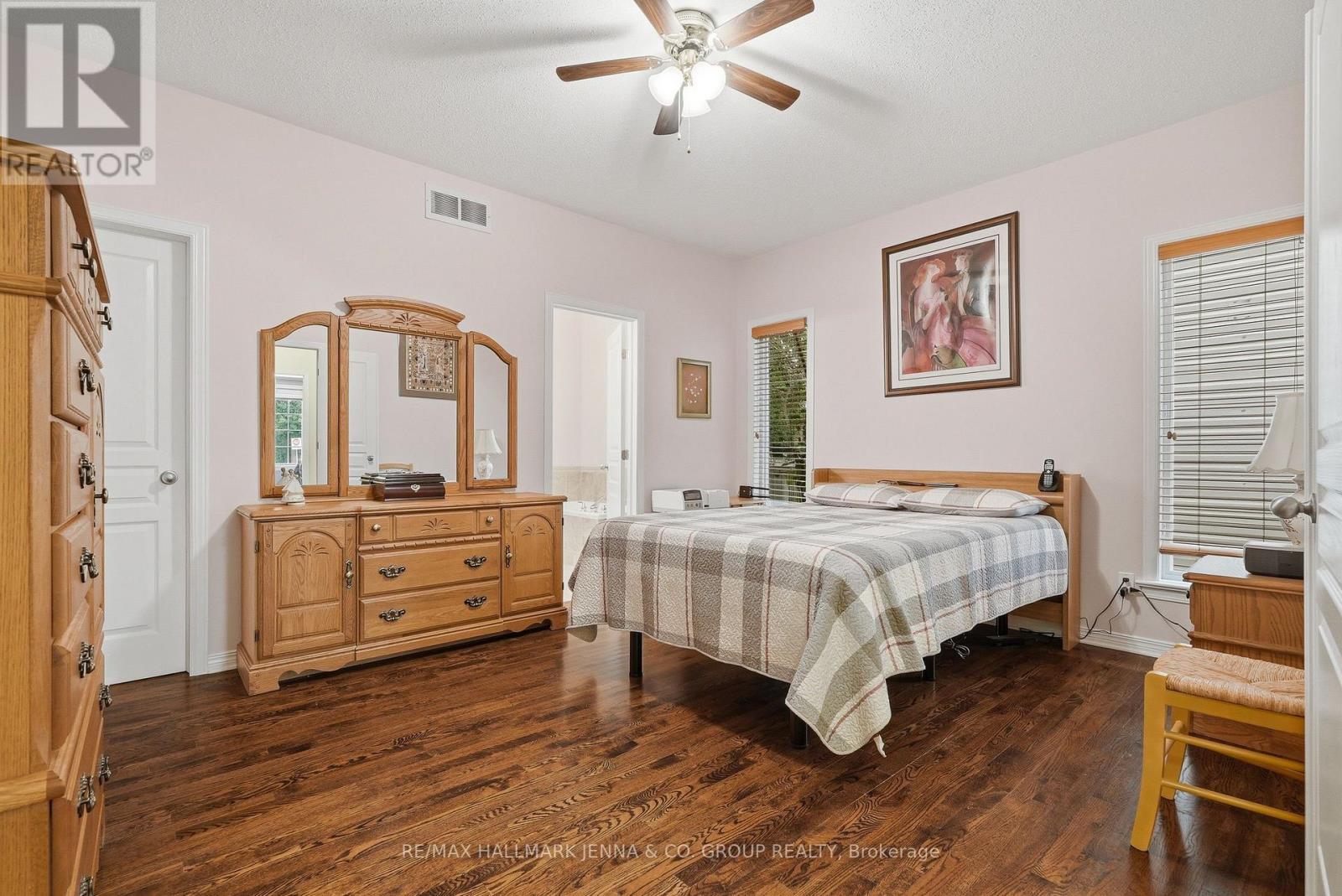15 BAYWOOD DRIVE - 23