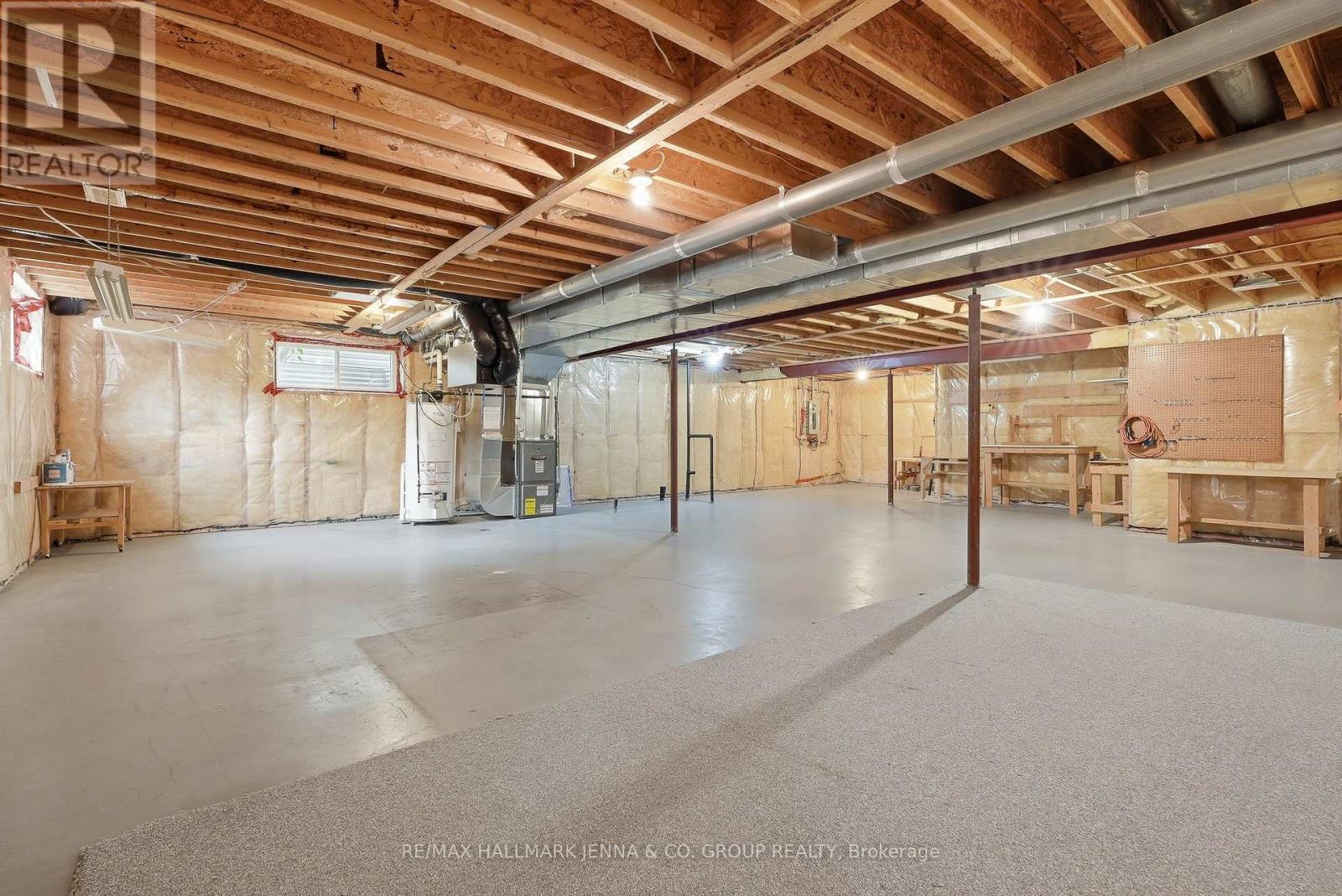 15 BAYWOOD DRIVE - 33