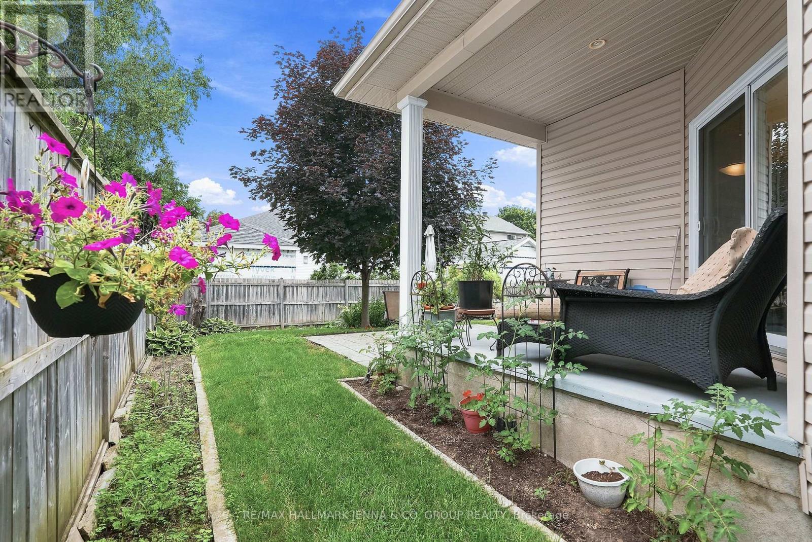 15 BAYWOOD DRIVE - 36