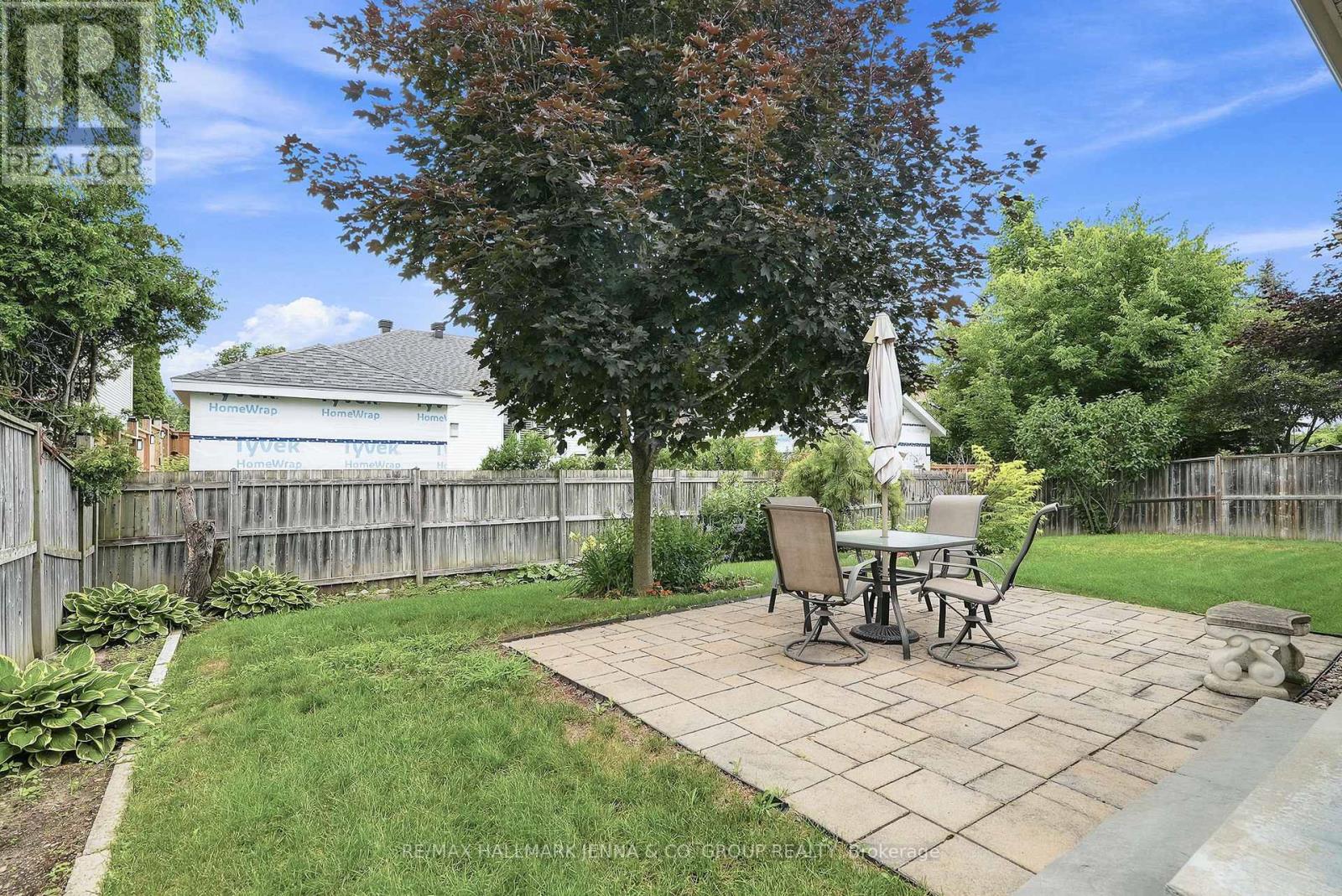 15 BAYWOOD DRIVE - 37