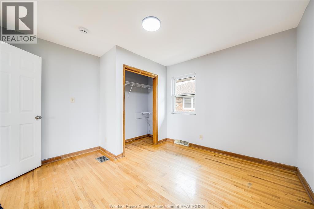 2914 WYANDOTTE STREET - 19