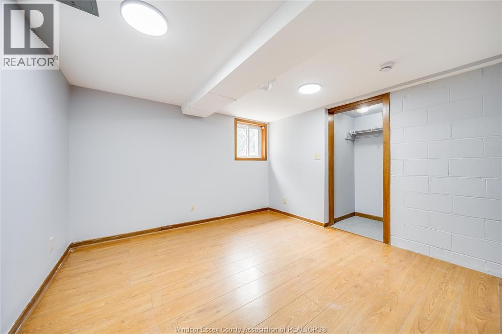 2914 WYANDOTTE STREET - 3