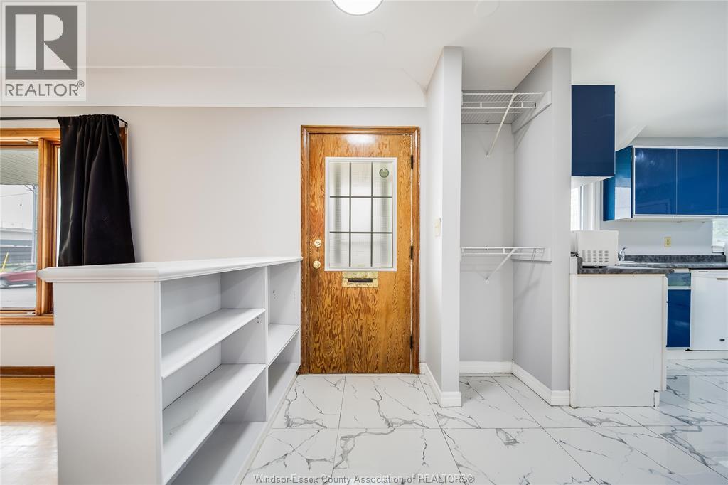 2914 WYANDOTTE STREET - 5