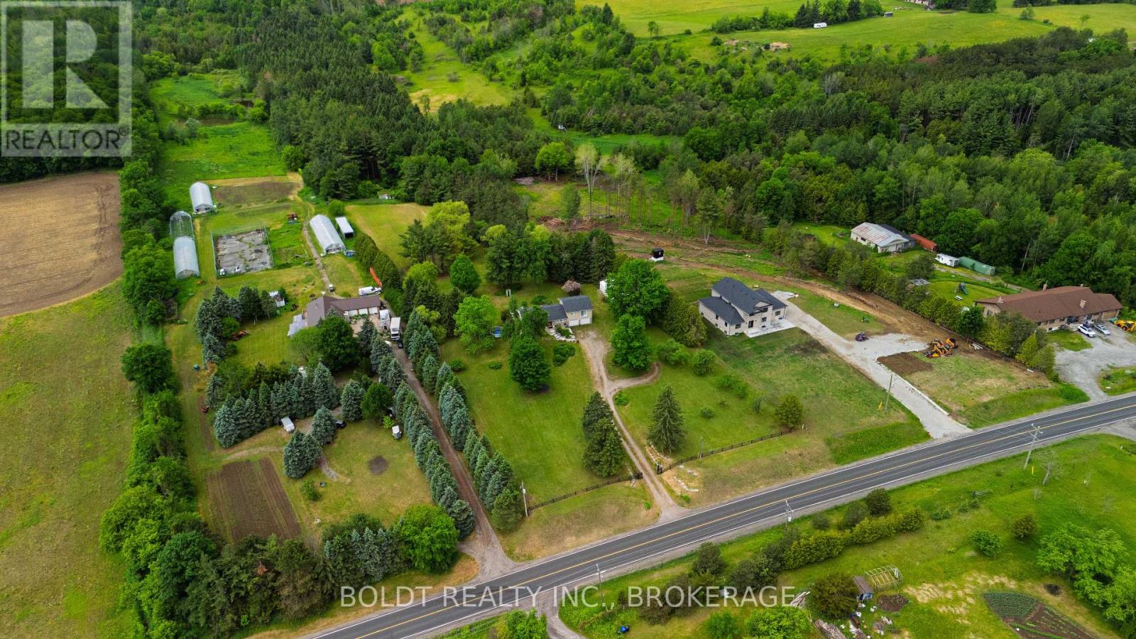 5832 5TH SIDE ROAD - 3