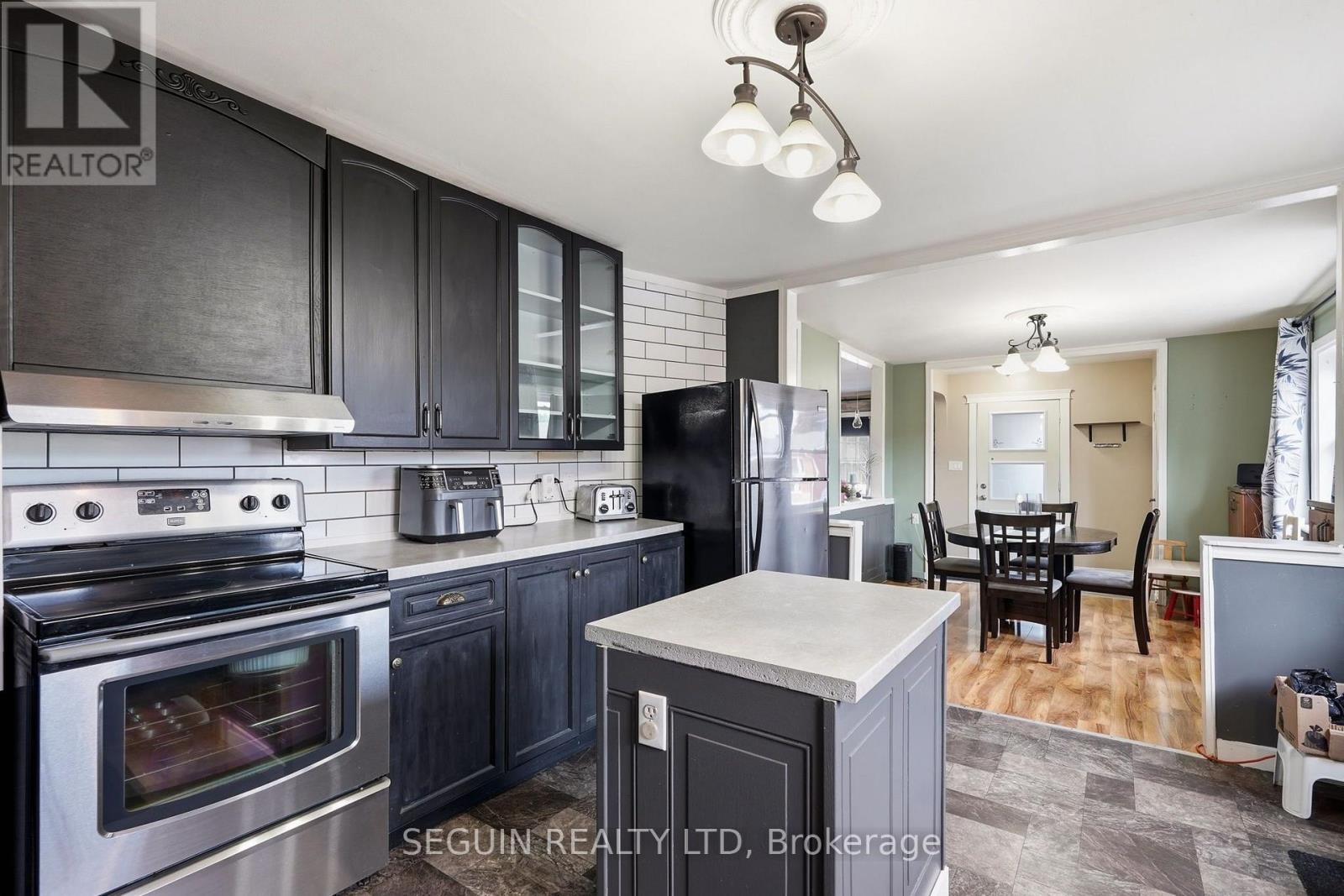 255 HAMPDEN STREET - 10