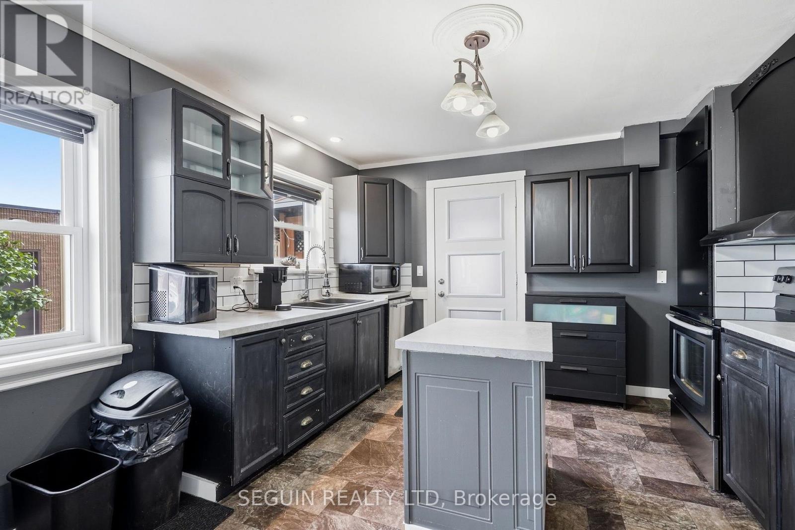 255 HAMPDEN STREET - 12