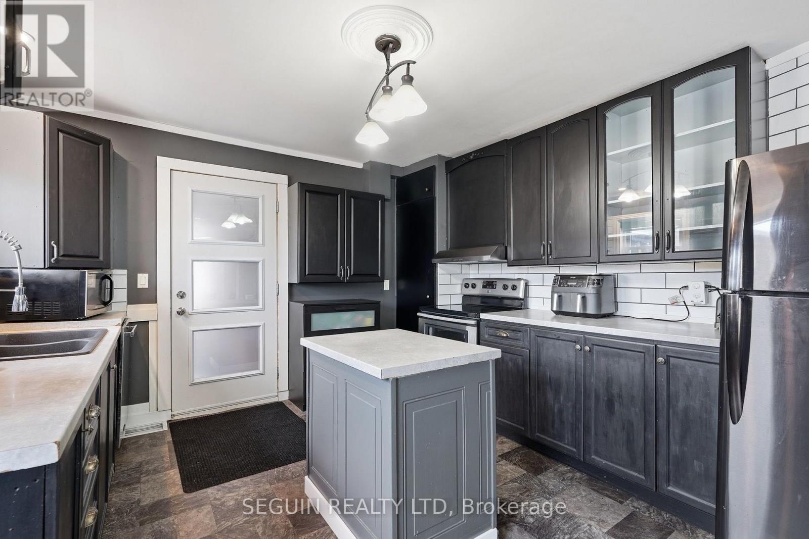 255 HAMPDEN STREET - 8