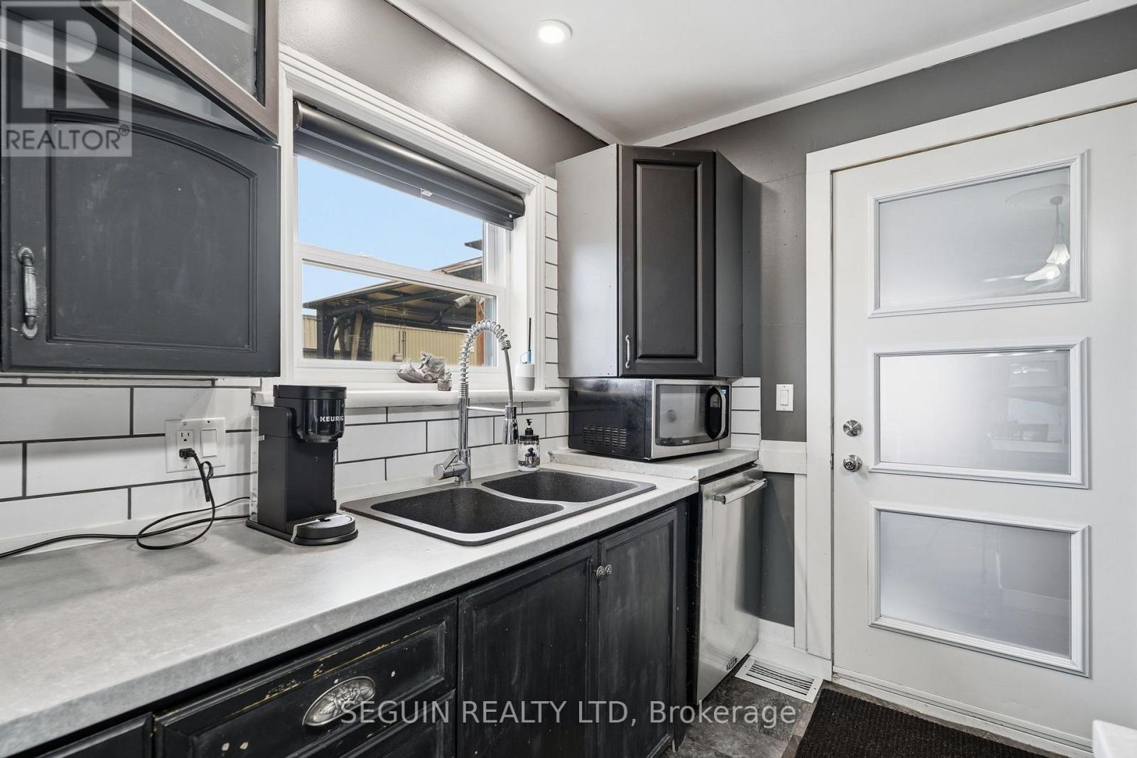 255 HAMPDEN STREET - 9