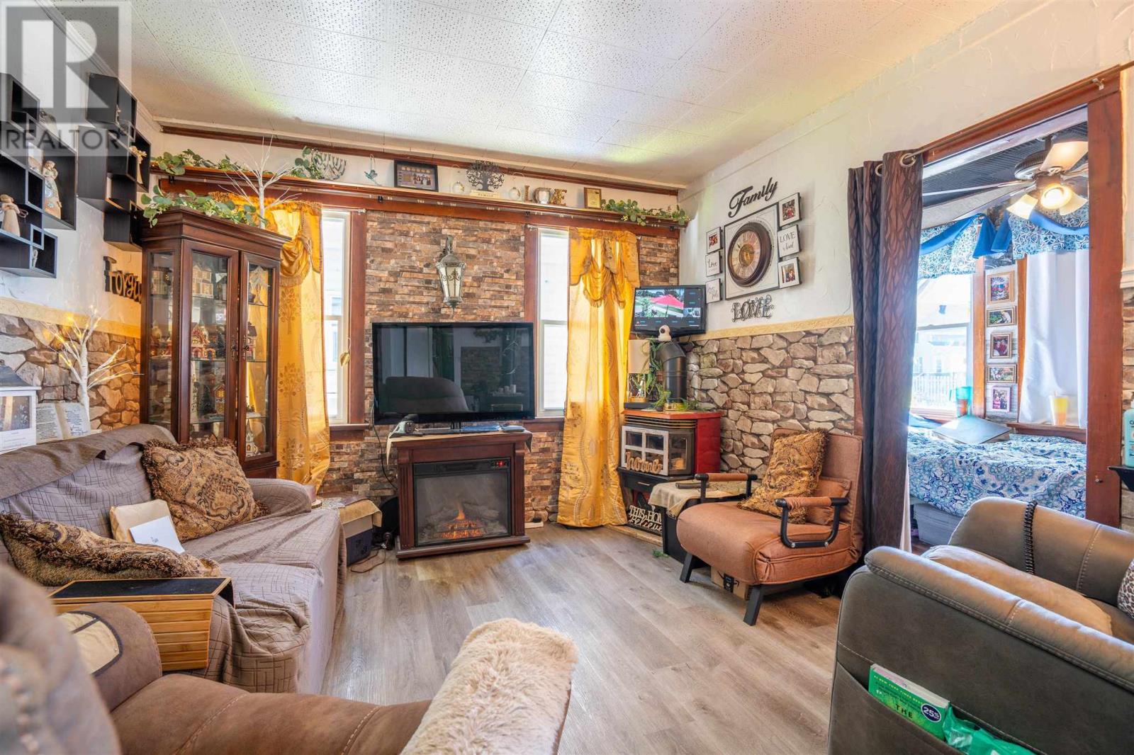 340 Sixth AVE - 4