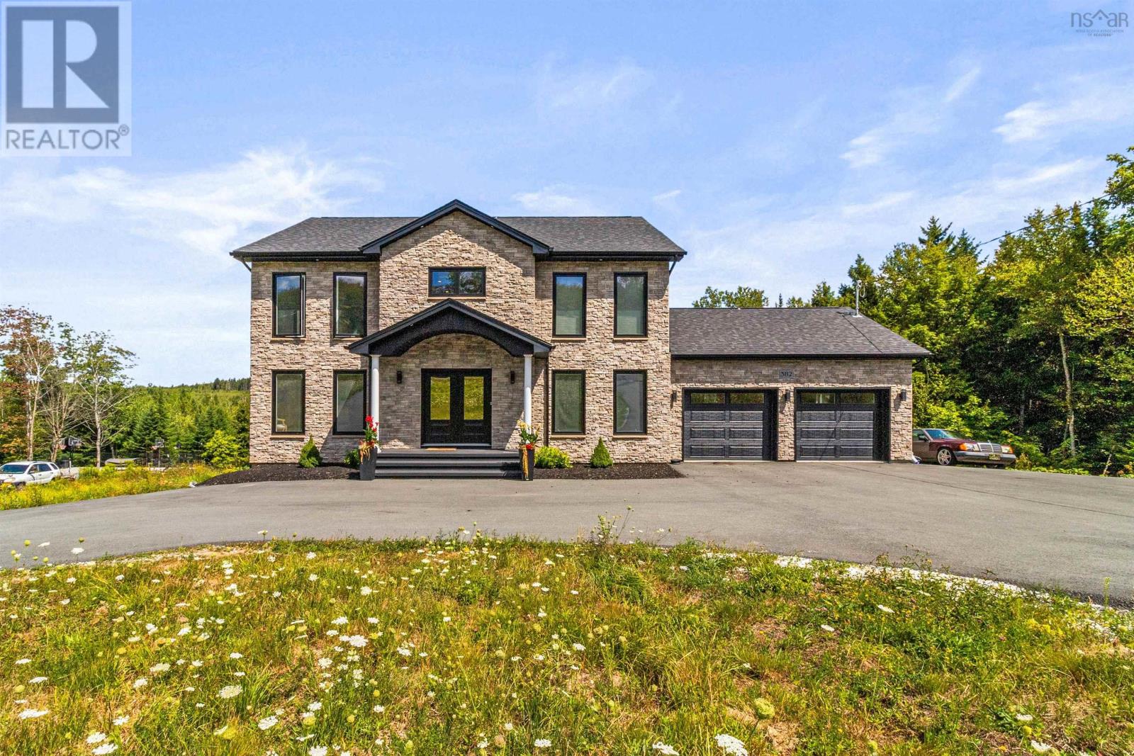 382 Galloway Drive - 2
