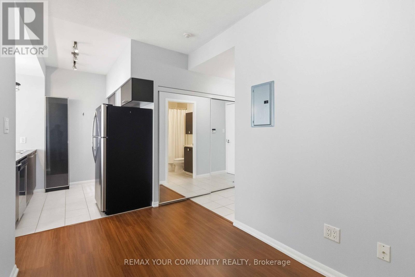 #3102 38 GRENVILLE STREET - 25