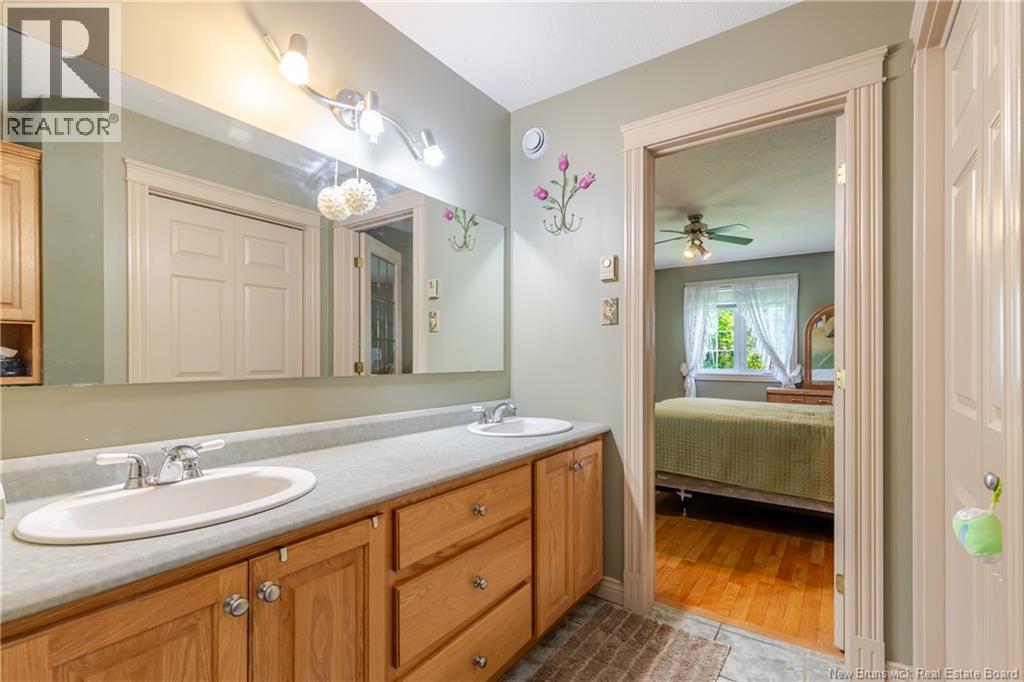 822 Douglas Avenue - Image 16