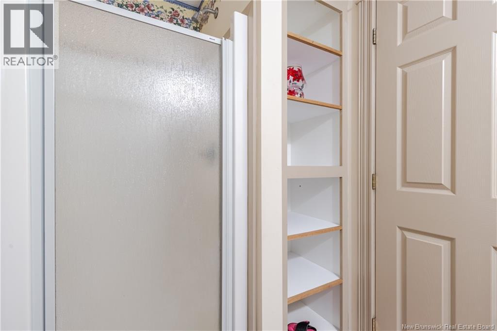 822 Douglas Avenue - Image 23