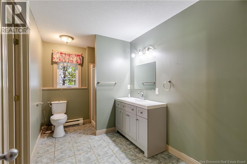 822 Douglas Avenue - 32