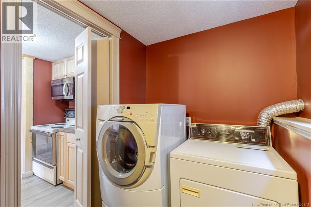 822 Douglas Avenue - Image 37