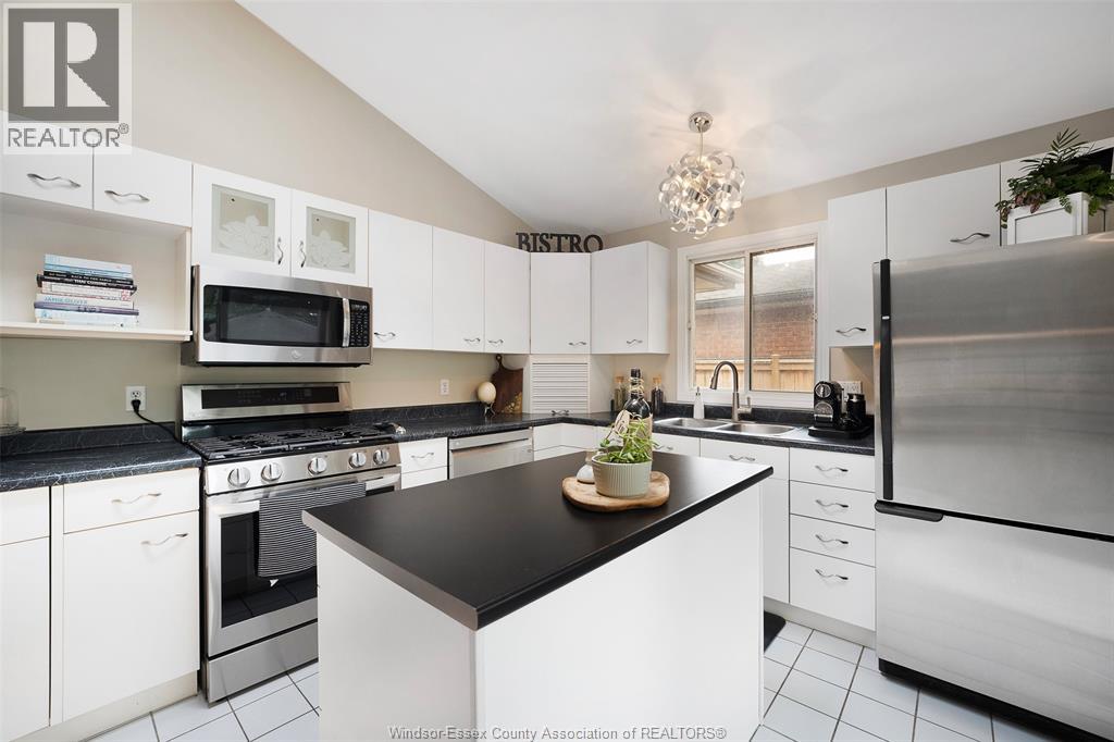 1292 Kenwick Way - 14