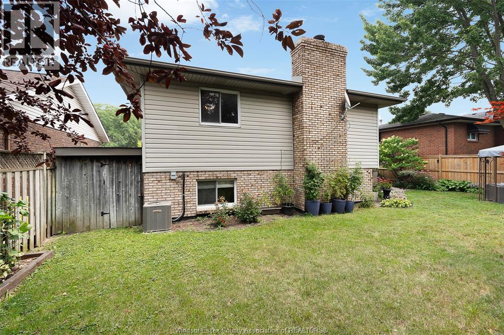 1292 Kenwick Way - 35