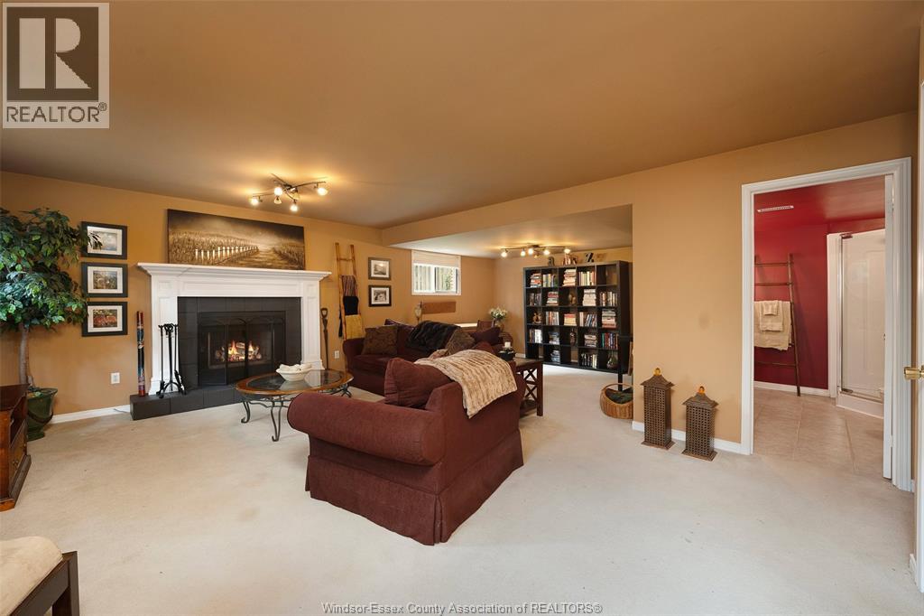 1292 Kenwick Way - 21