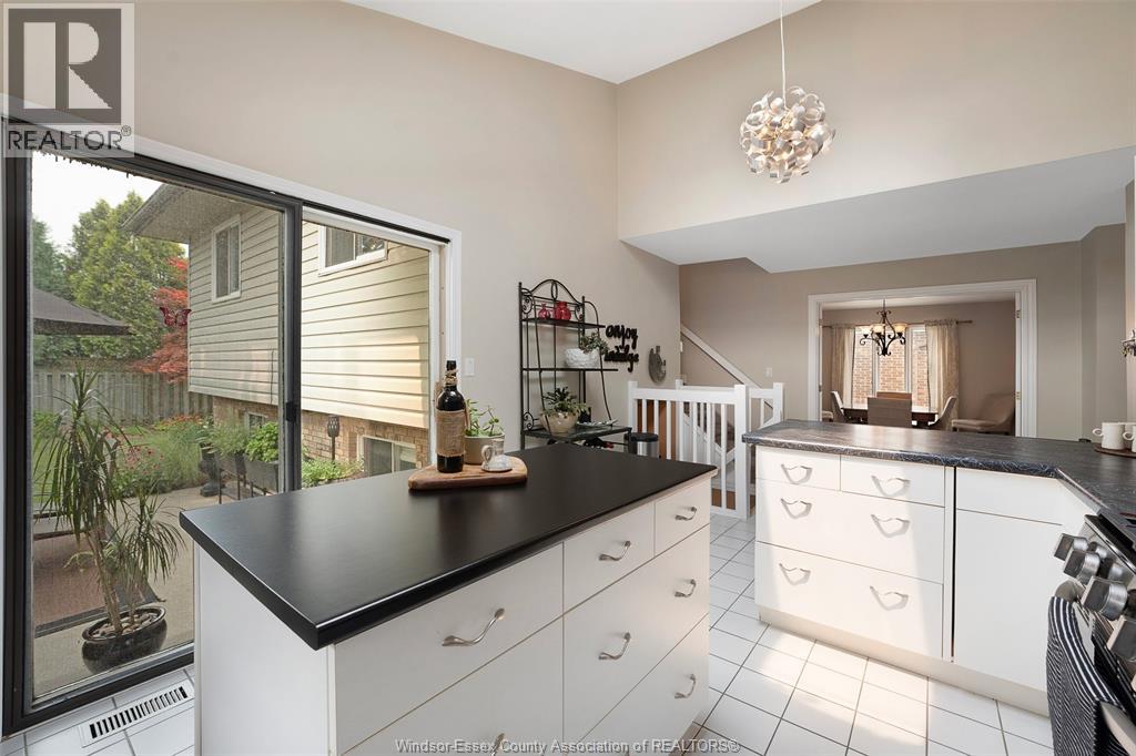 1292 Kenwick Way - 16