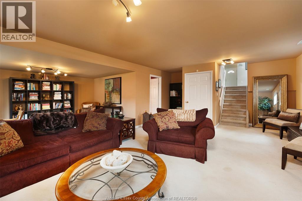 1292 Kenwick Way - 23