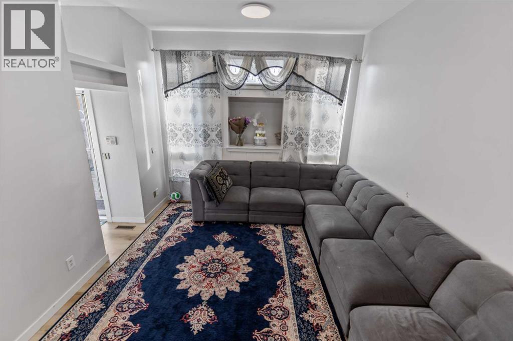 3806 Catalina Boulevard NE - 13
