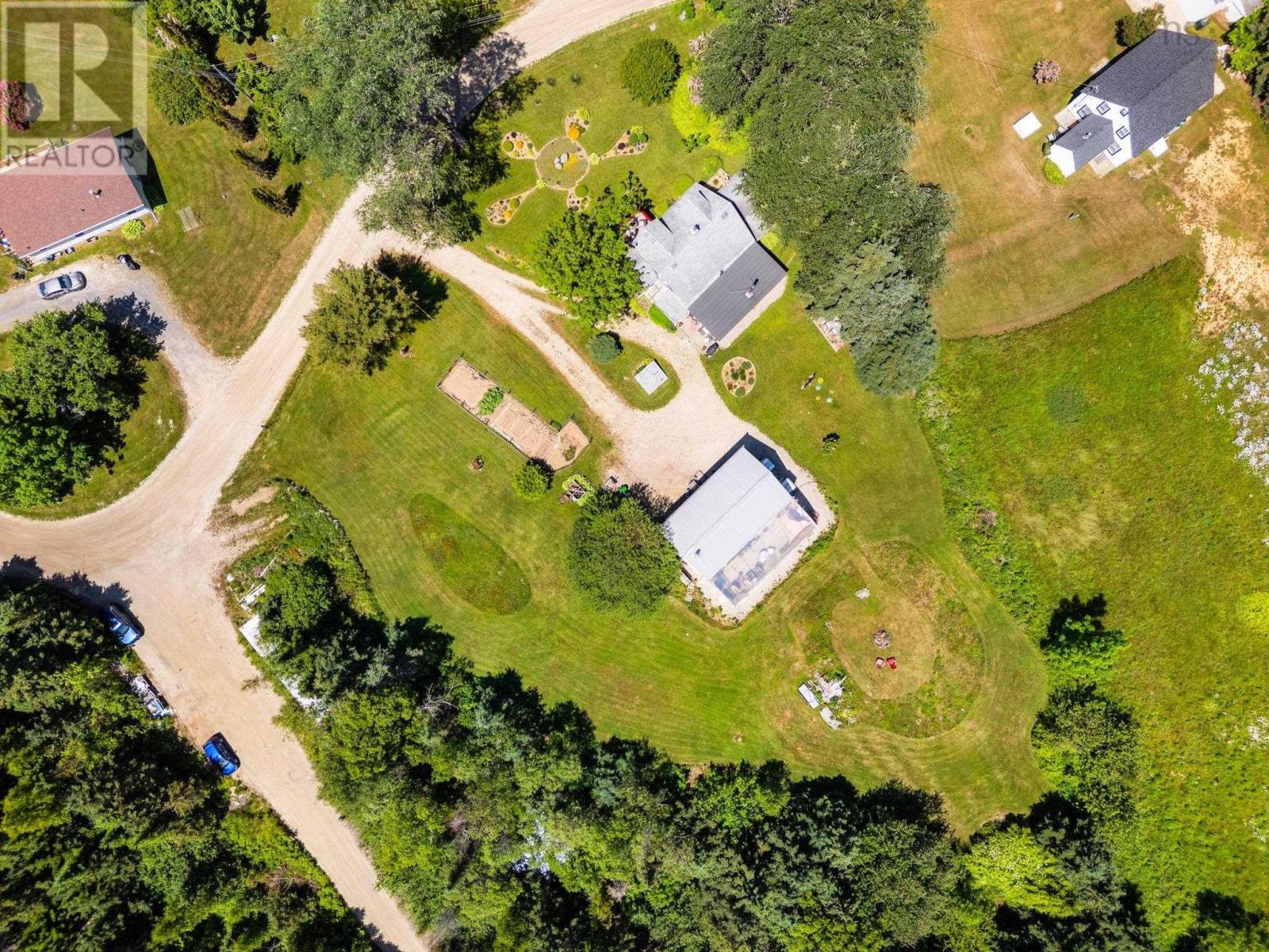 54 Gates Road - 36