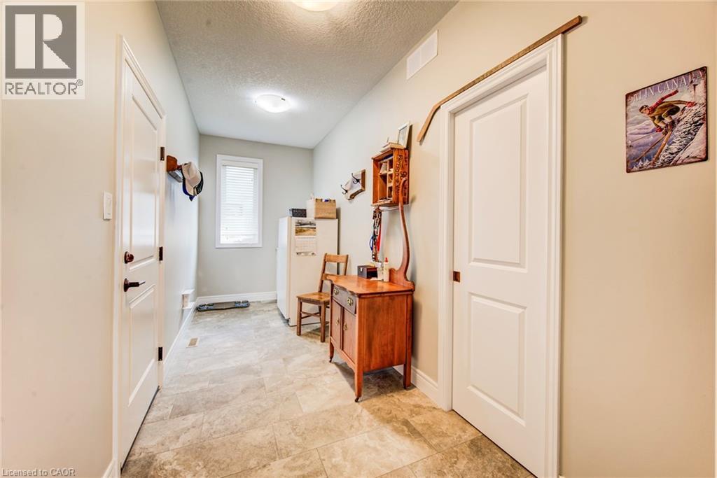 42 GELLERT Drive - 28