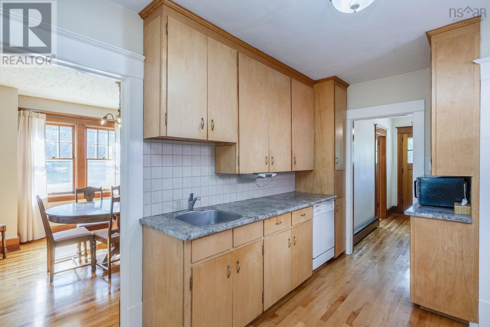 #603 Sutherland Terrace - 23