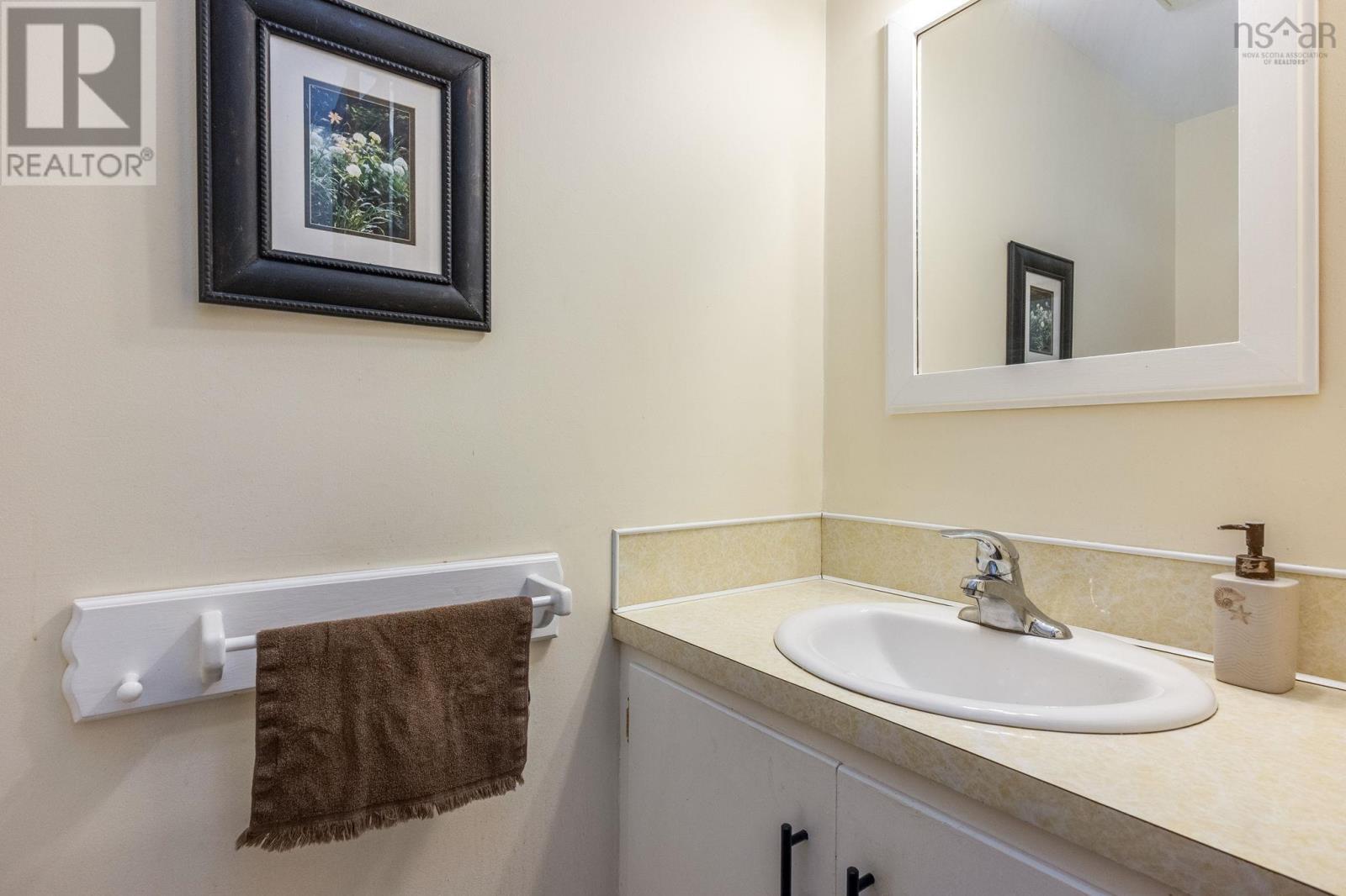 #603 Sutherland Terrace - 32