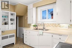 17 WAUBEEK STREET - 17