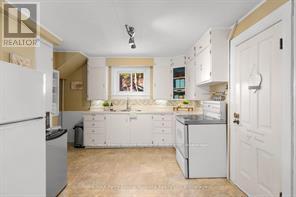 17 WAUBEEK STREET - 15